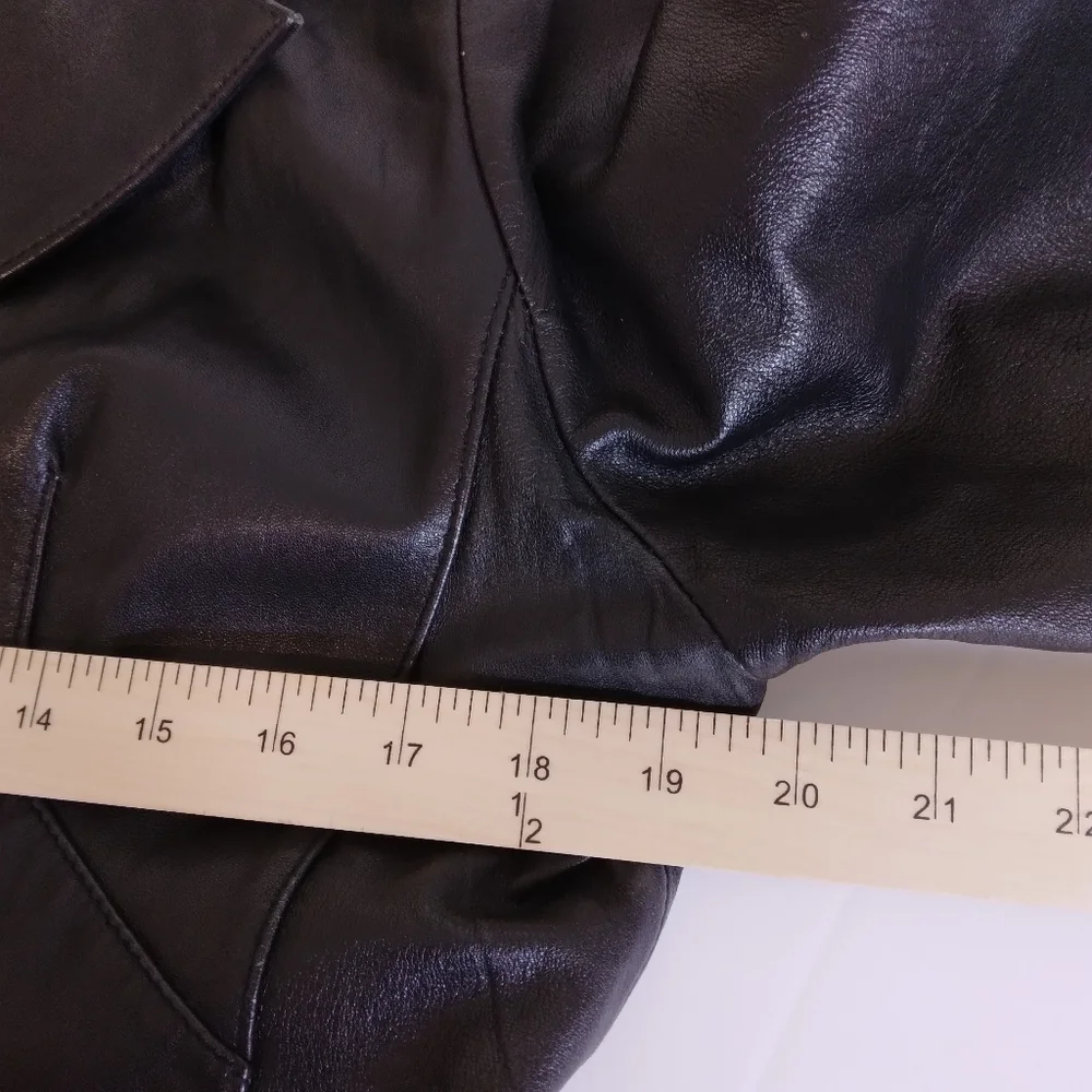 Size M Wilsons Leather Women's Coat Soft Black Collared Button Front - Picture 7 of 10